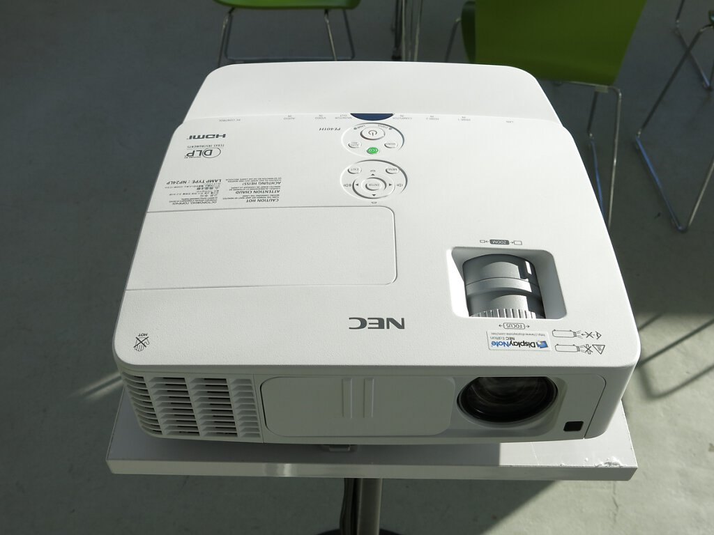 Beamer Full HD